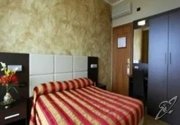 Piccolo Hotel